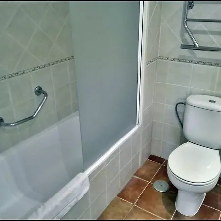 Benalbeach With Side Sea Views דירה